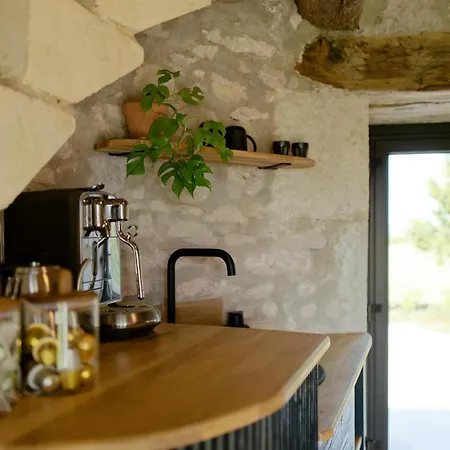 Toujours Dimanche 5-story Windmill Vineyard Views *