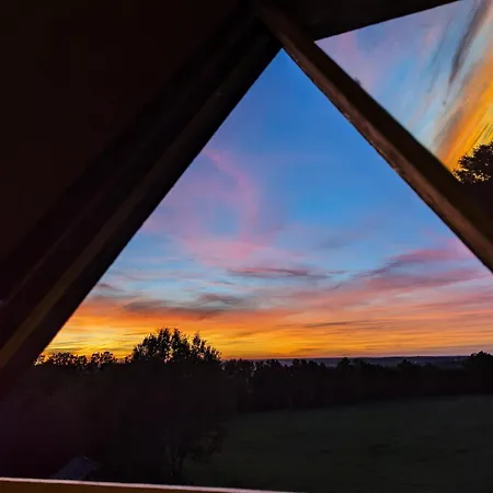 Toujours Dimanche 5-story Windmill Vineyard Views *