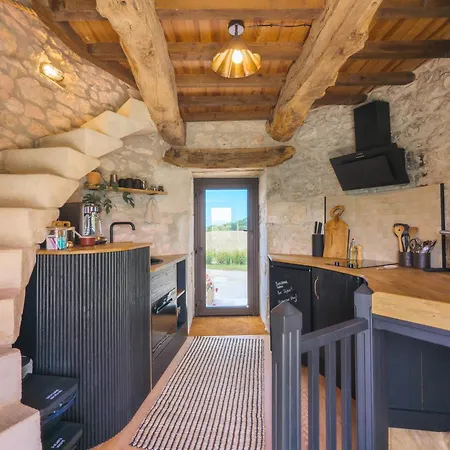 Dom wakacyjny Toujours Dimanche 5-story Windmill Vineyard Views